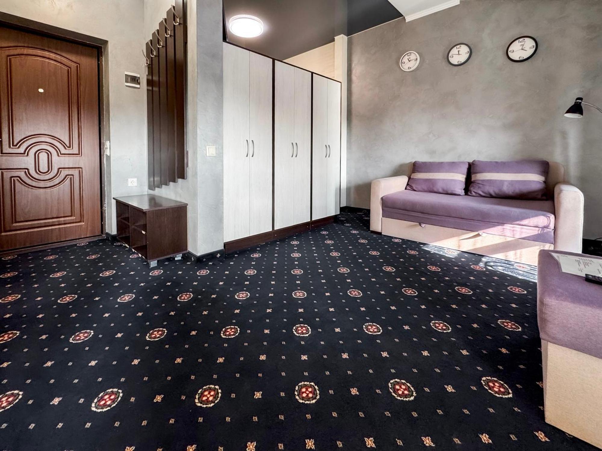 Apartments On Zaliznychna 49 İvano-Frankivsk Dış mekan fotoğraf
