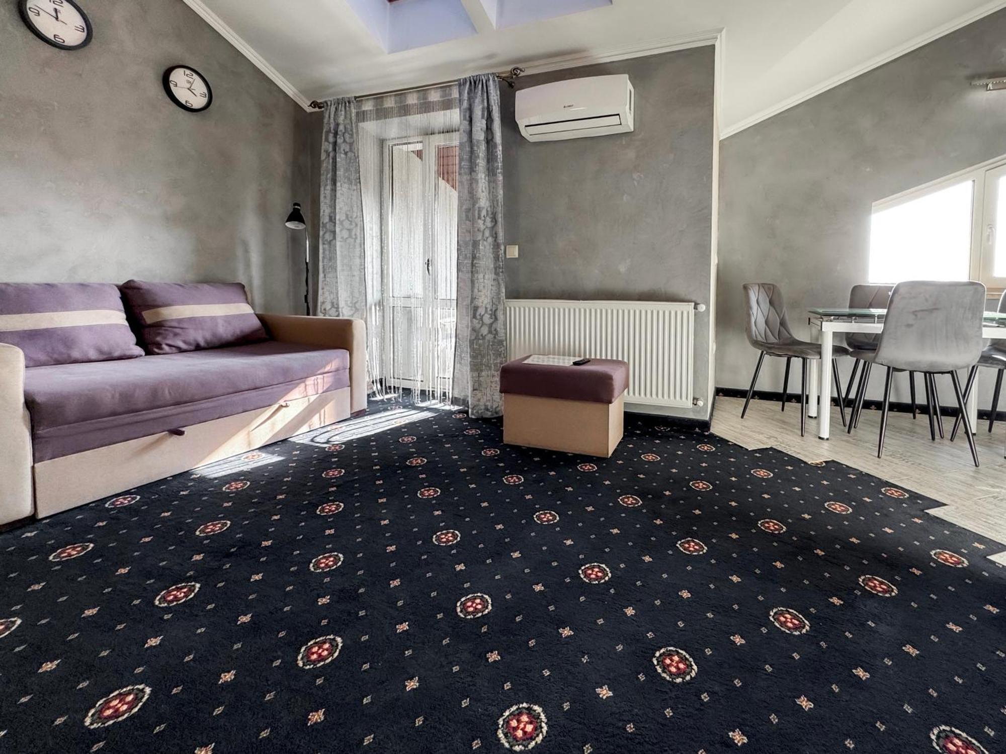 Apartments On Zaliznychna 49 İvano-Frankivsk Dış mekan fotoğraf