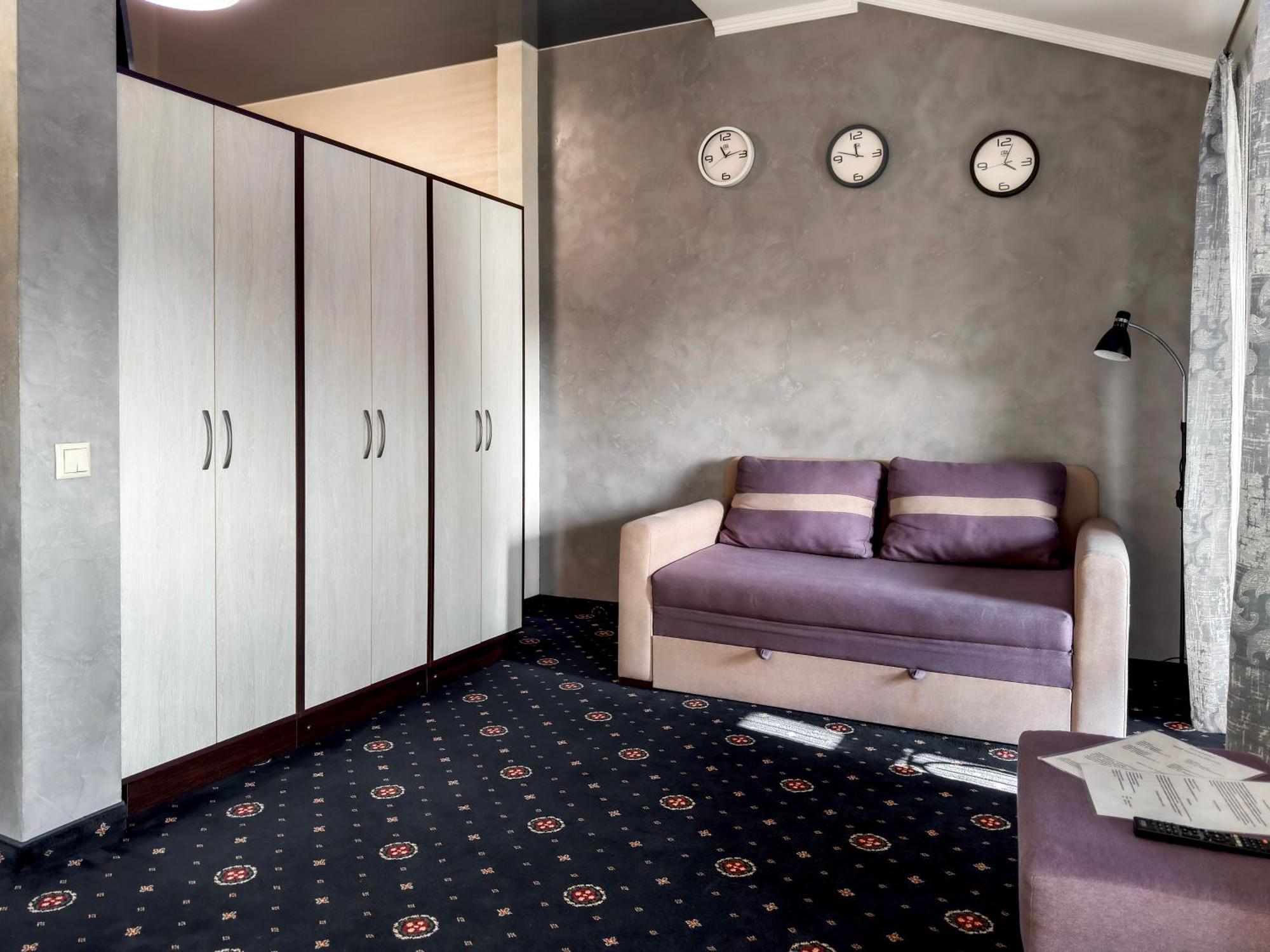 Apartments On Zaliznychna 49 İvano-Frankivsk Dış mekan fotoğraf