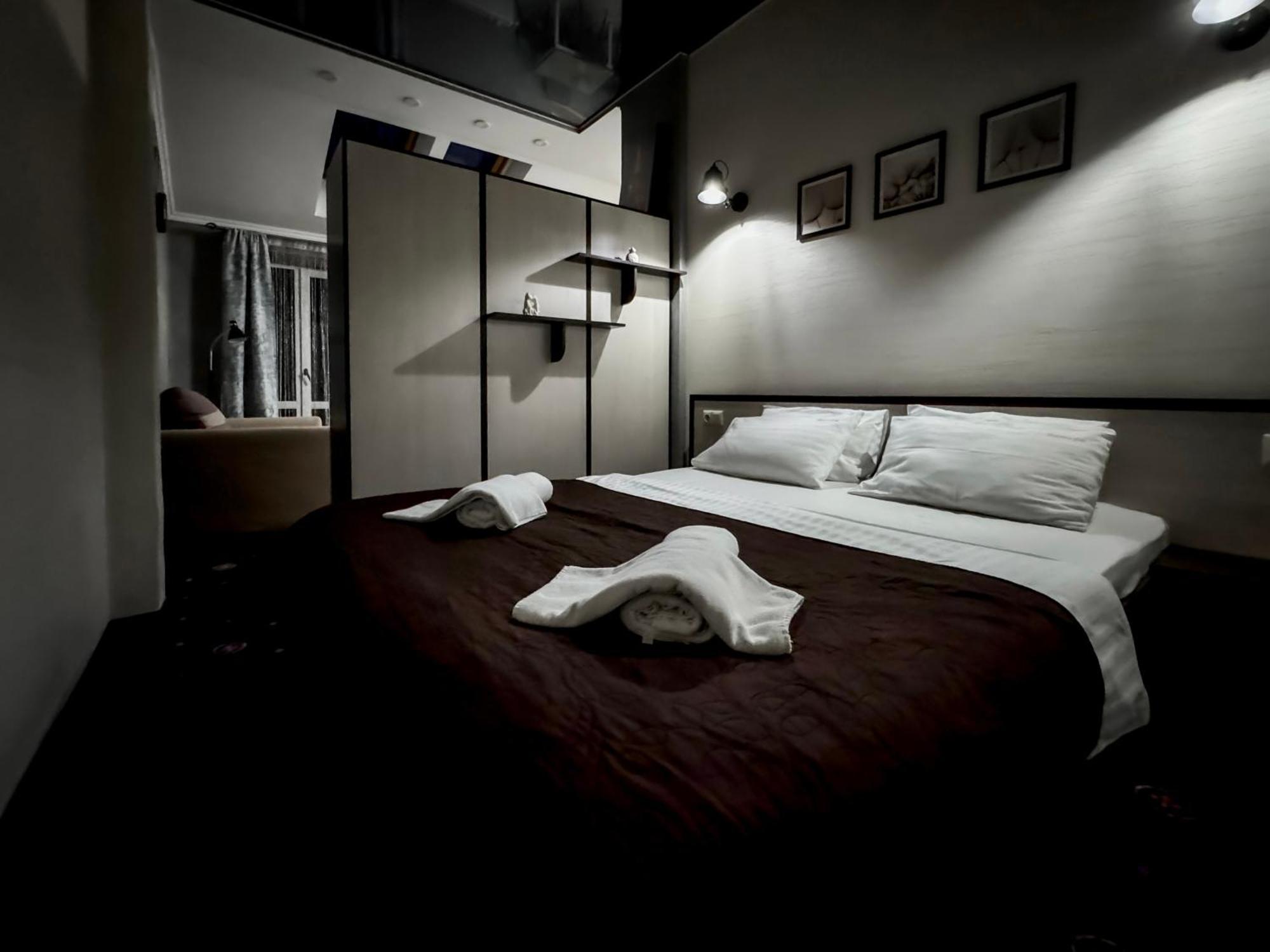 Apartments On Zaliznychna 49 İvano-Frankivsk Dış mekan fotoğraf
