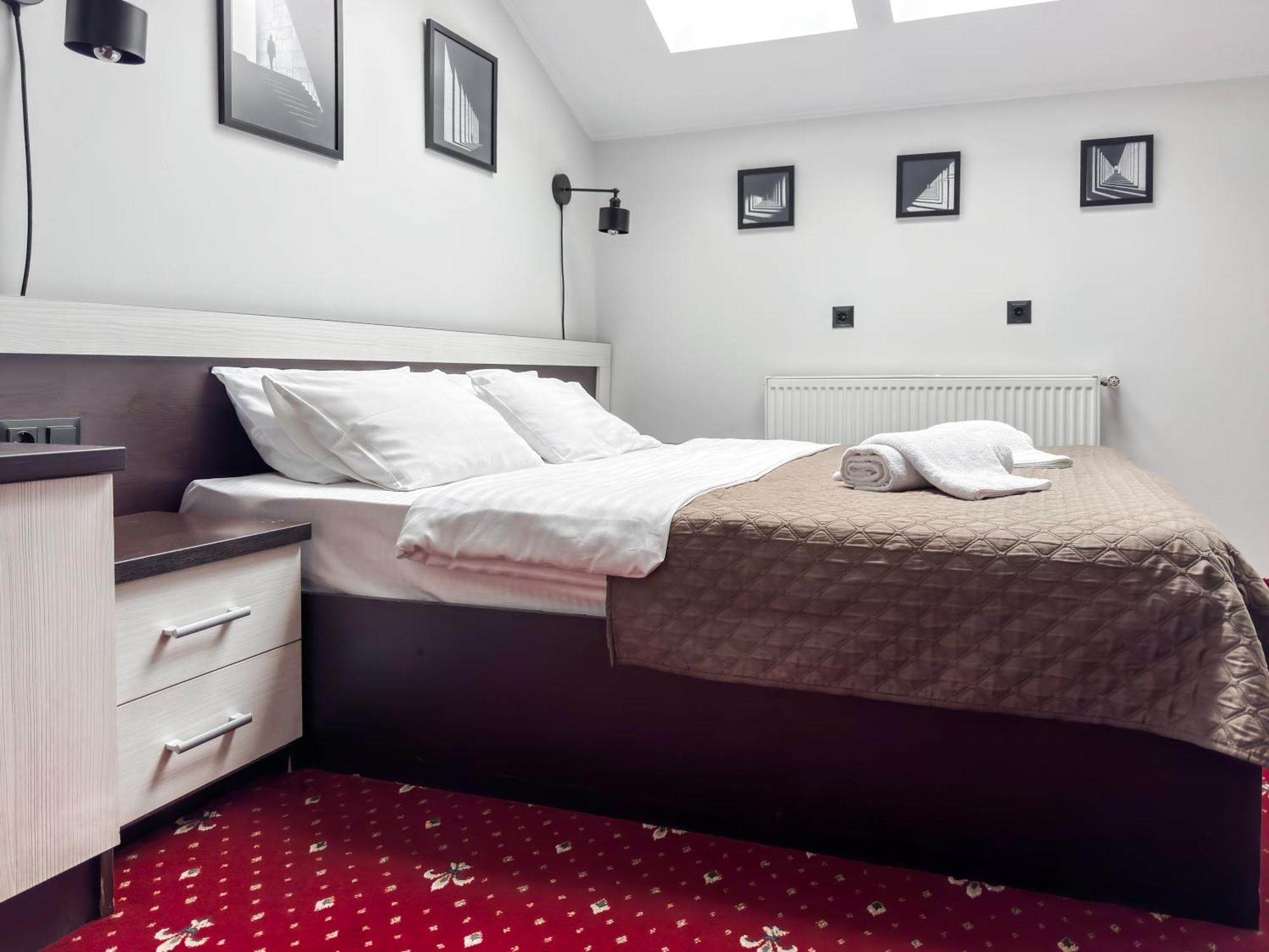 Apartments On Zaliznychna 49 İvano-Frankivsk Dış mekan fotoğraf