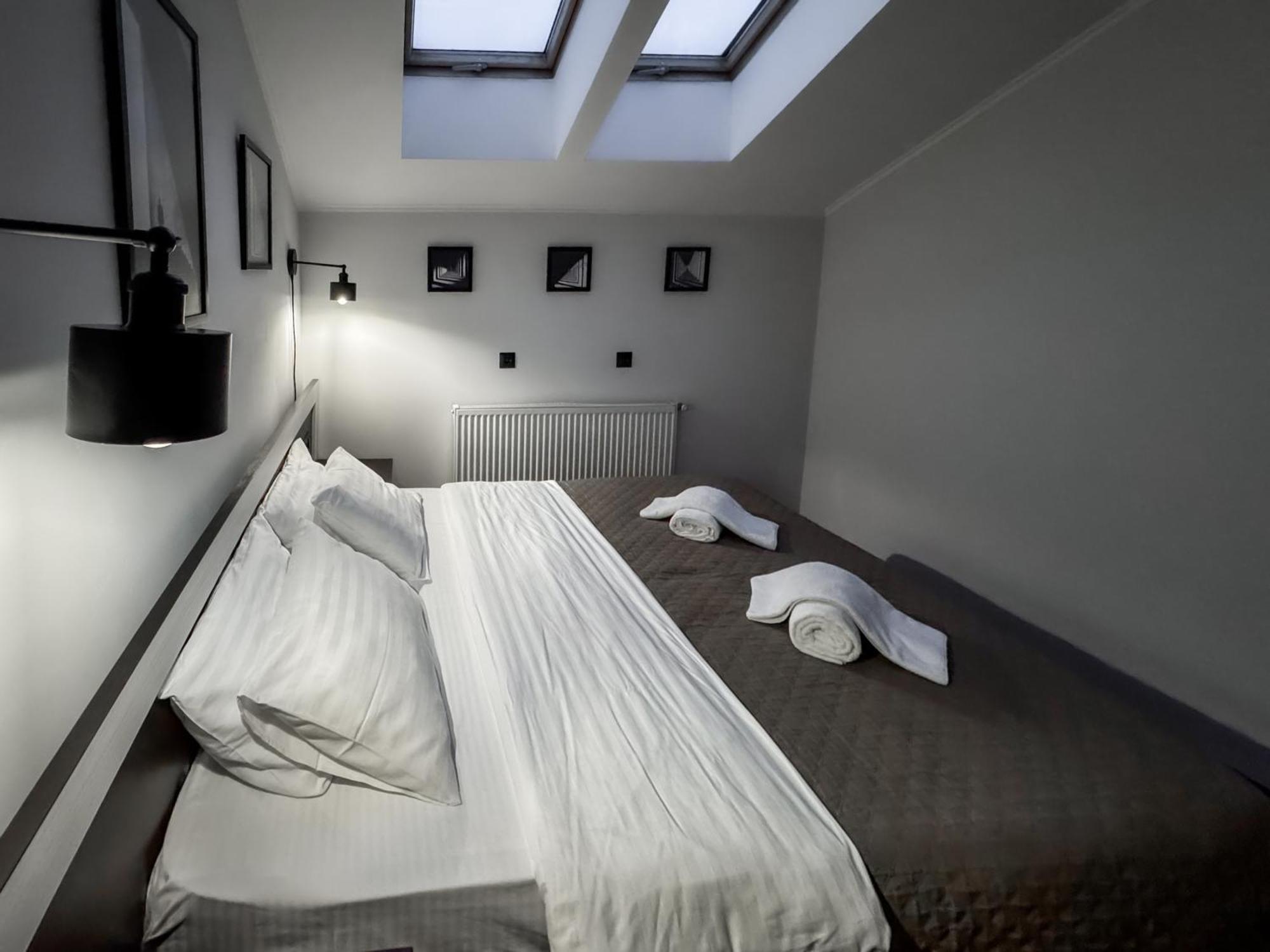Apartments On Zaliznychna 49 İvano-Frankivsk Dış mekan fotoğraf