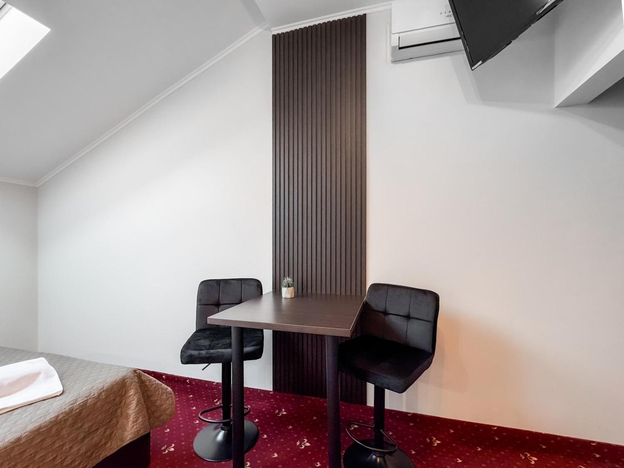 Apartments On Zaliznychna 49 İvano-Frankivsk Dış mekan fotoğraf