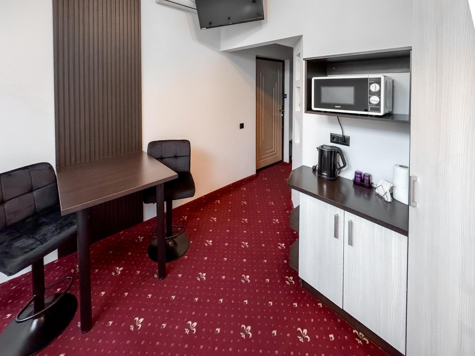 Apartments On Zaliznychna 49 İvano-Frankivsk Dış mekan fotoğraf