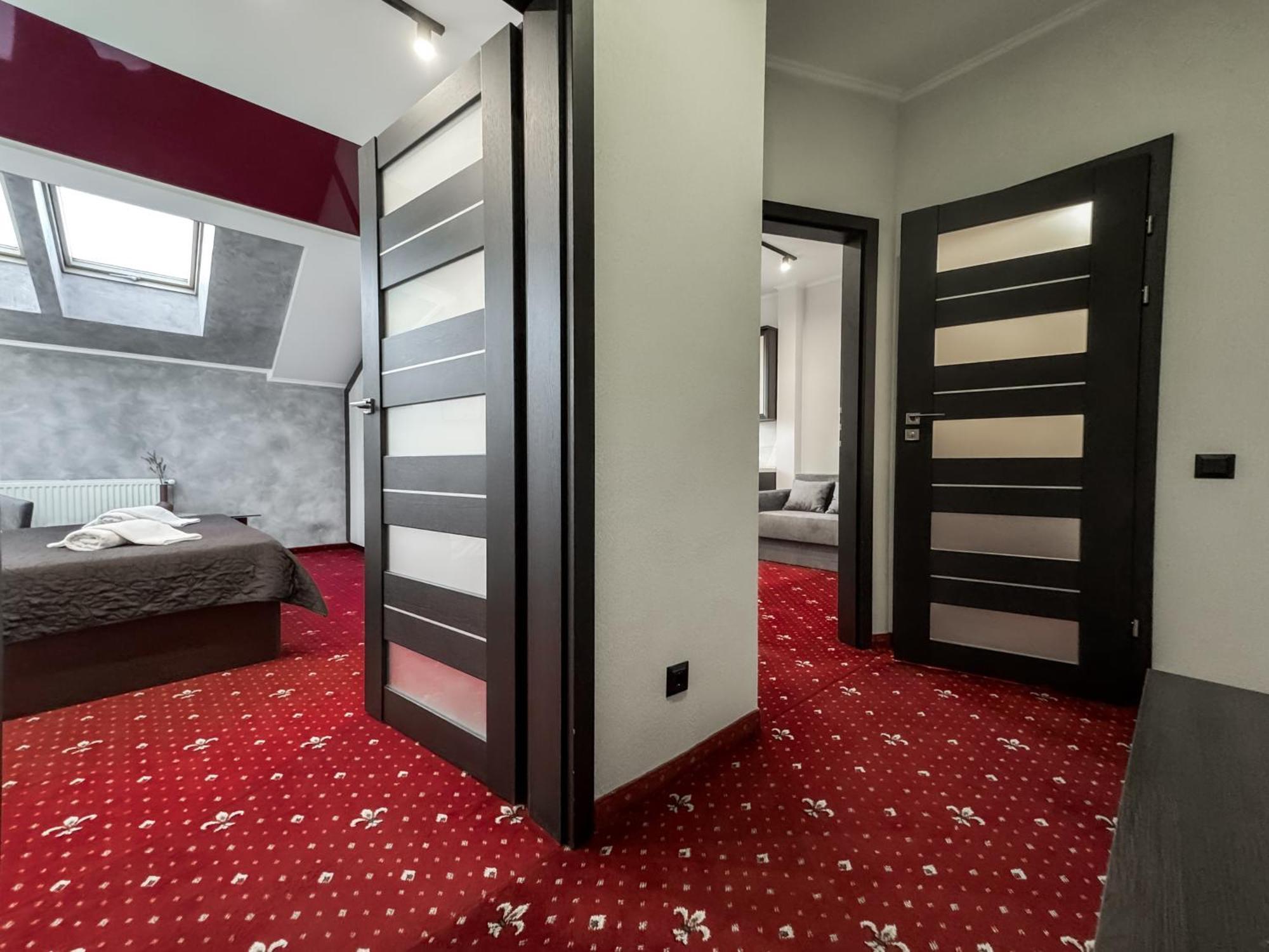 Apartments On Zaliznychna 49 İvano-Frankivsk Dış mekan fotoğraf