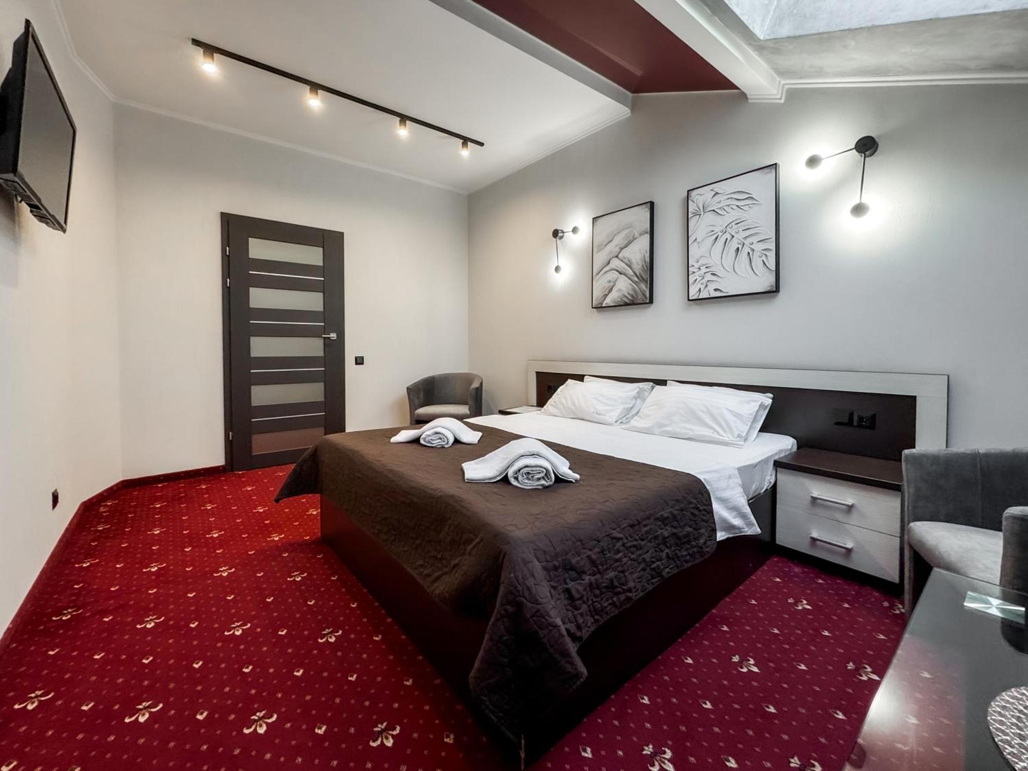 Apartments On Zaliznychna 49 İvano-Frankivsk Dış mekan fotoğraf