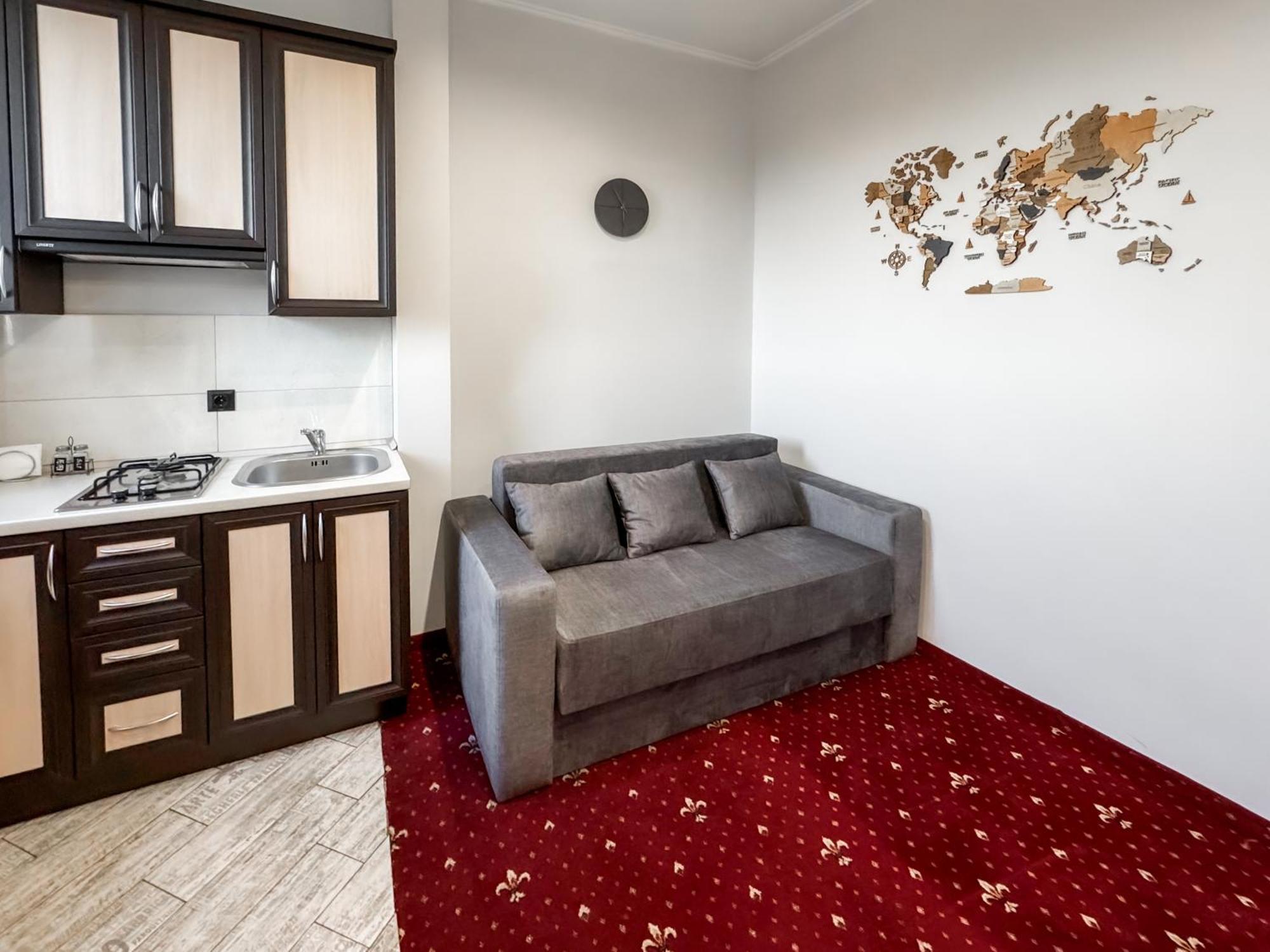 Apartments On Zaliznychna 49 İvano-Frankivsk Dış mekan fotoğraf