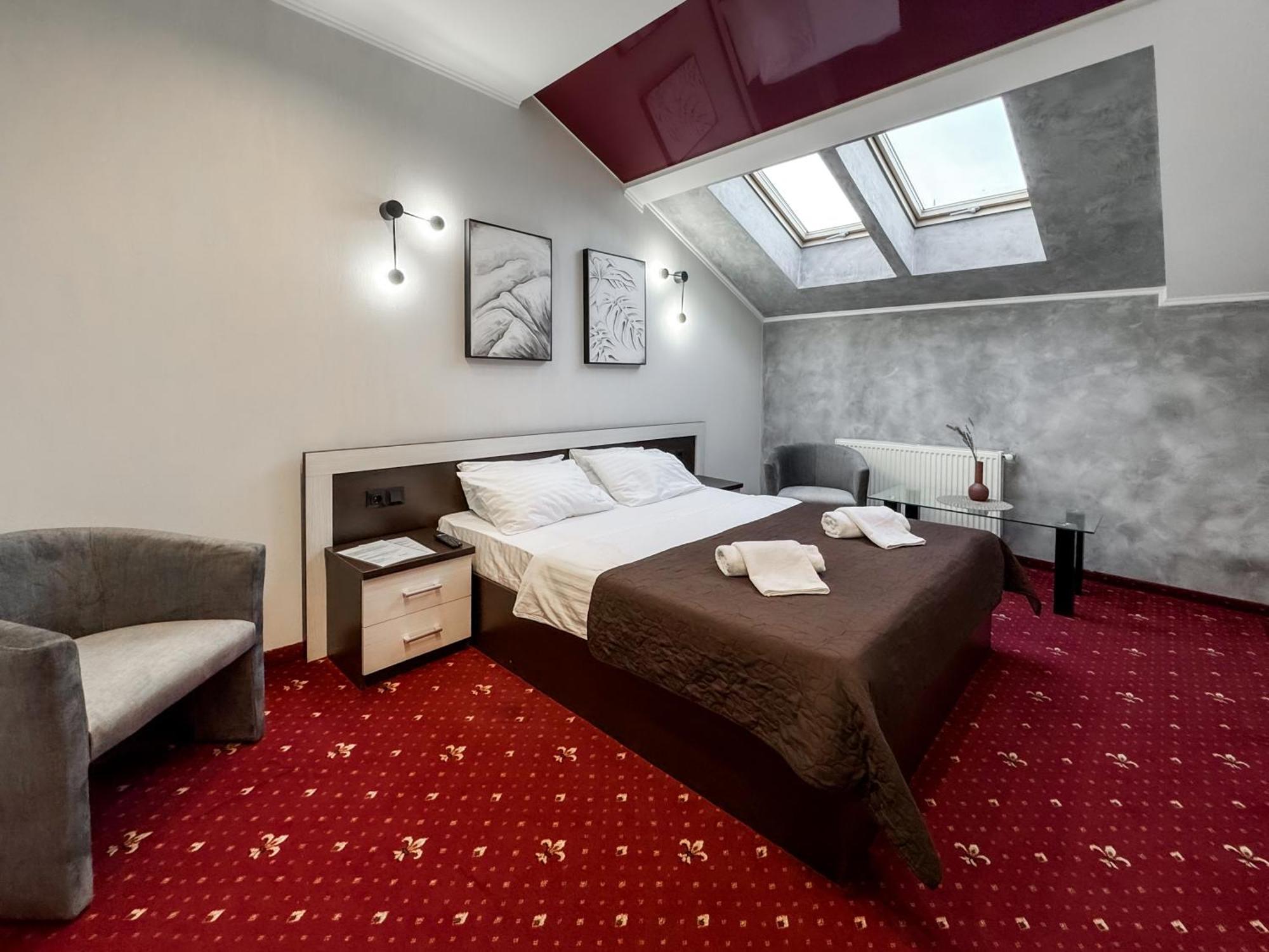Apartments On Zaliznychna 49 İvano-Frankivsk Dış mekan fotoğraf