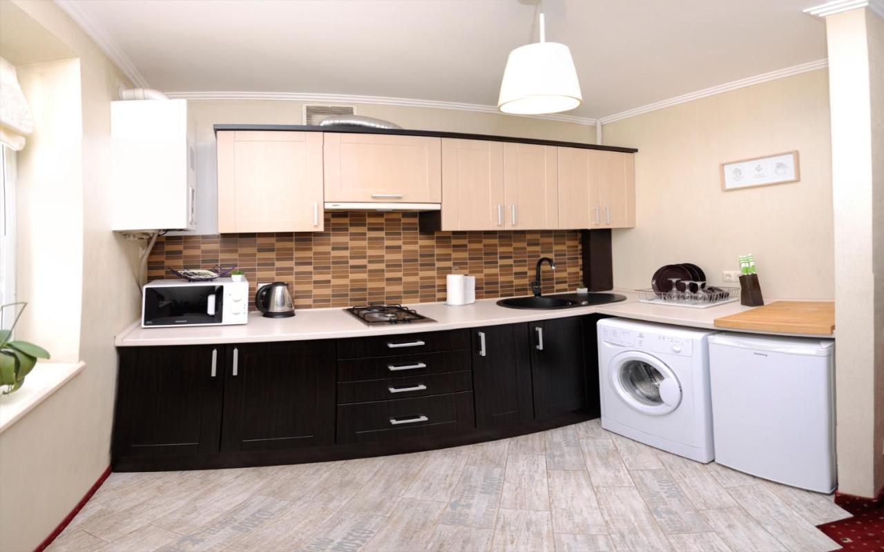 Apartments On Zaliznychna 49 İvano-Frankivsk Dış mekan fotoğraf