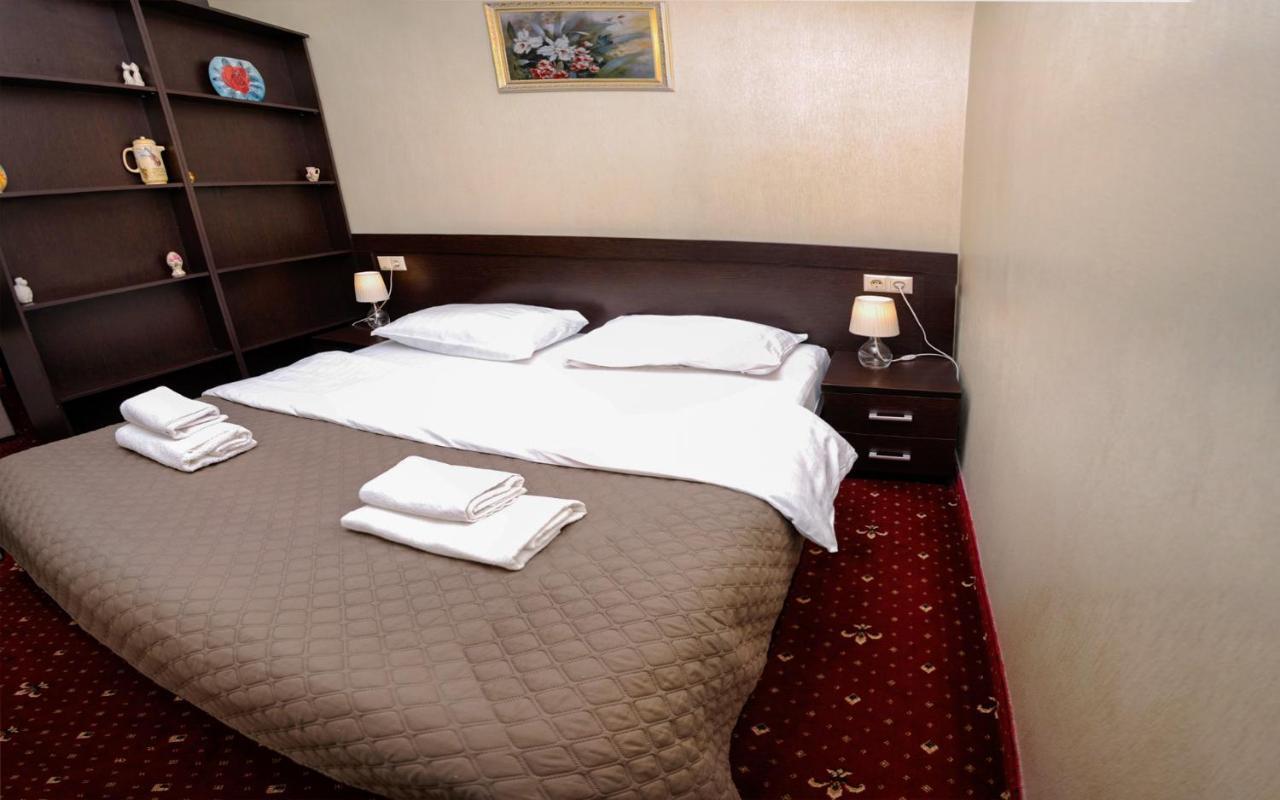 Apartments On Zaliznychna 49 İvano-Frankivsk Dış mekan fotoğraf