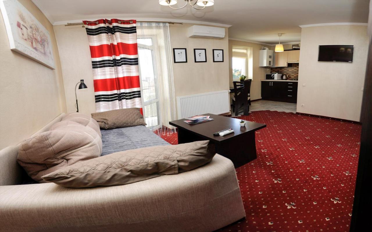 Apartments On Zaliznychna 49 İvano-Frankivsk Dış mekan fotoğraf