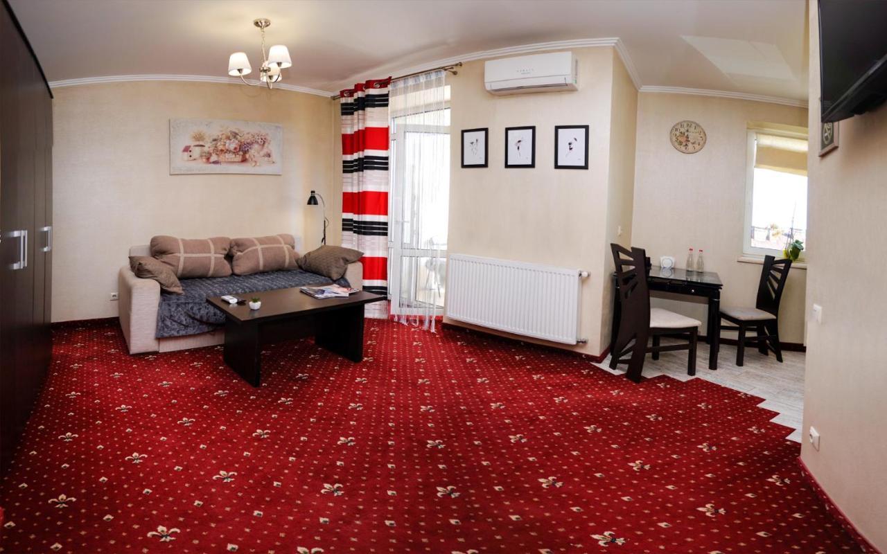 Apartments On Zaliznychna 49 İvano-Frankivsk Oda fotoğraf